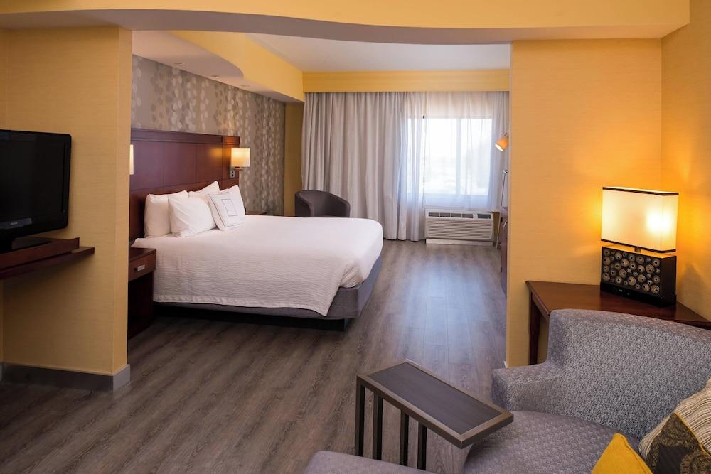 Courtyard Marriott Victorville photo 16