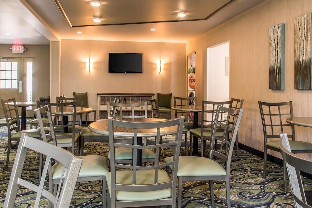 Quality Inn Bedford photo 44