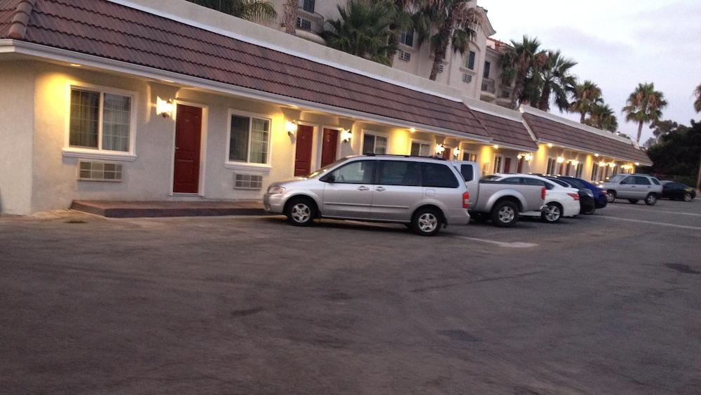 Coast Inn photo 1