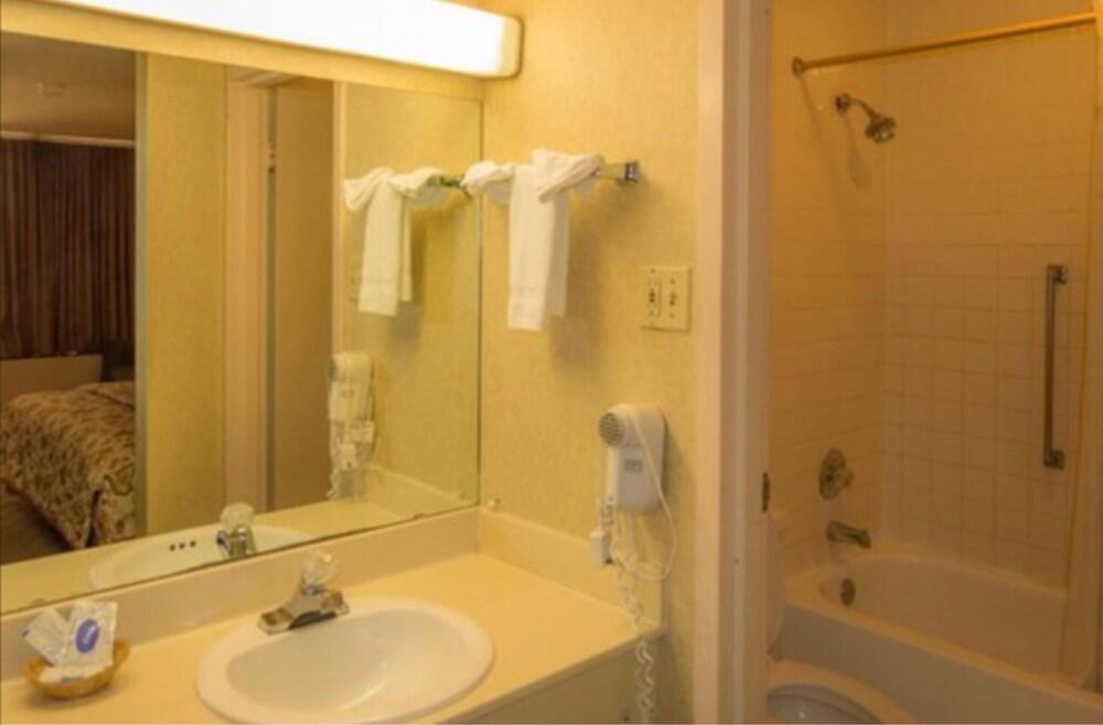 Executive Inn Hotel & Conference Centre photo 27