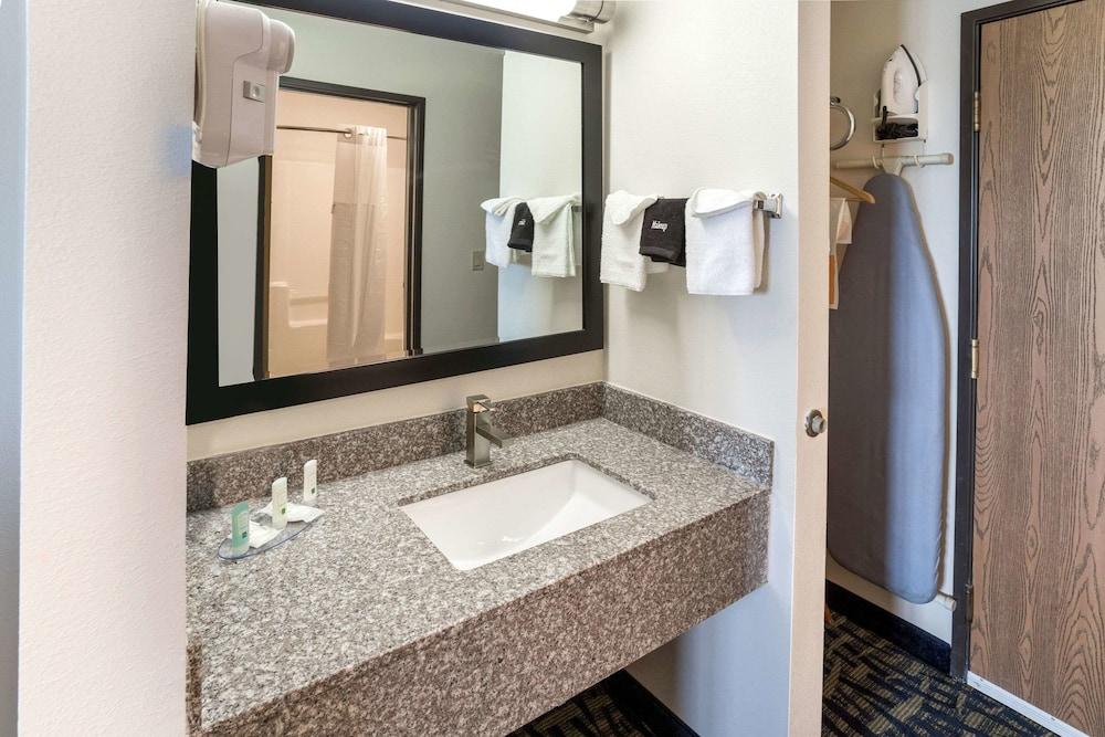 Quality Inn Rochelle photo 30
