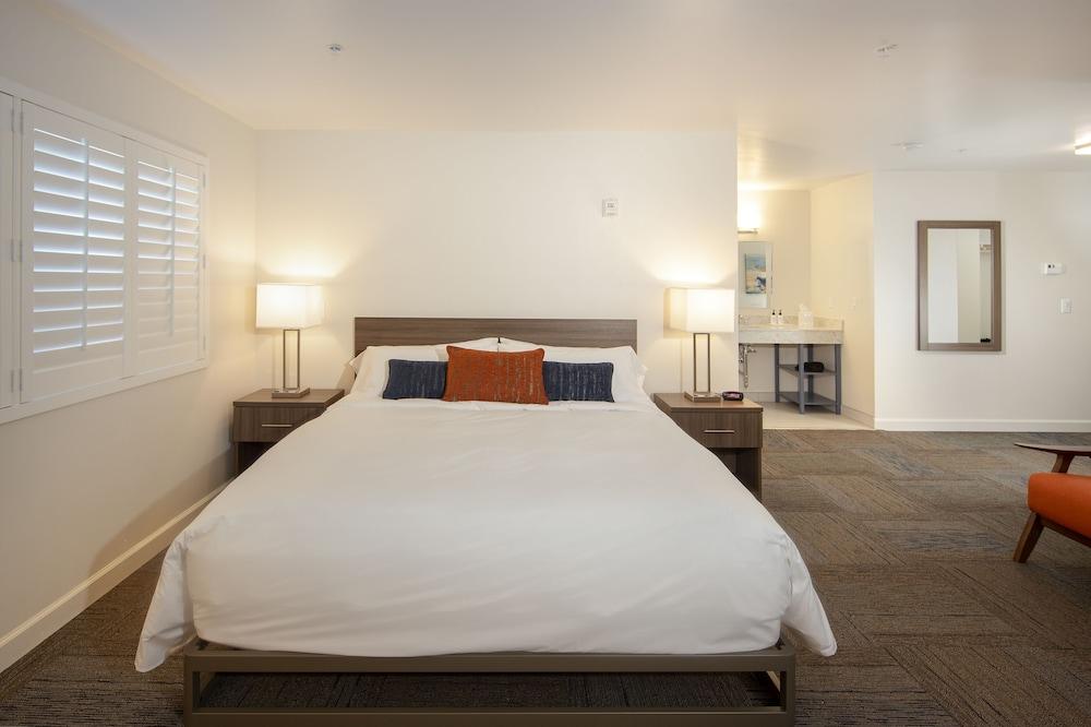 Inn At Moss Landing Point photo 33