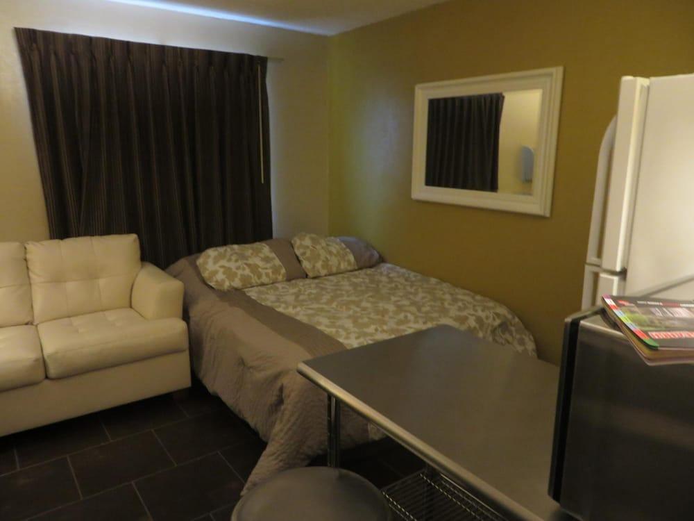 Riverside Suites photo 15