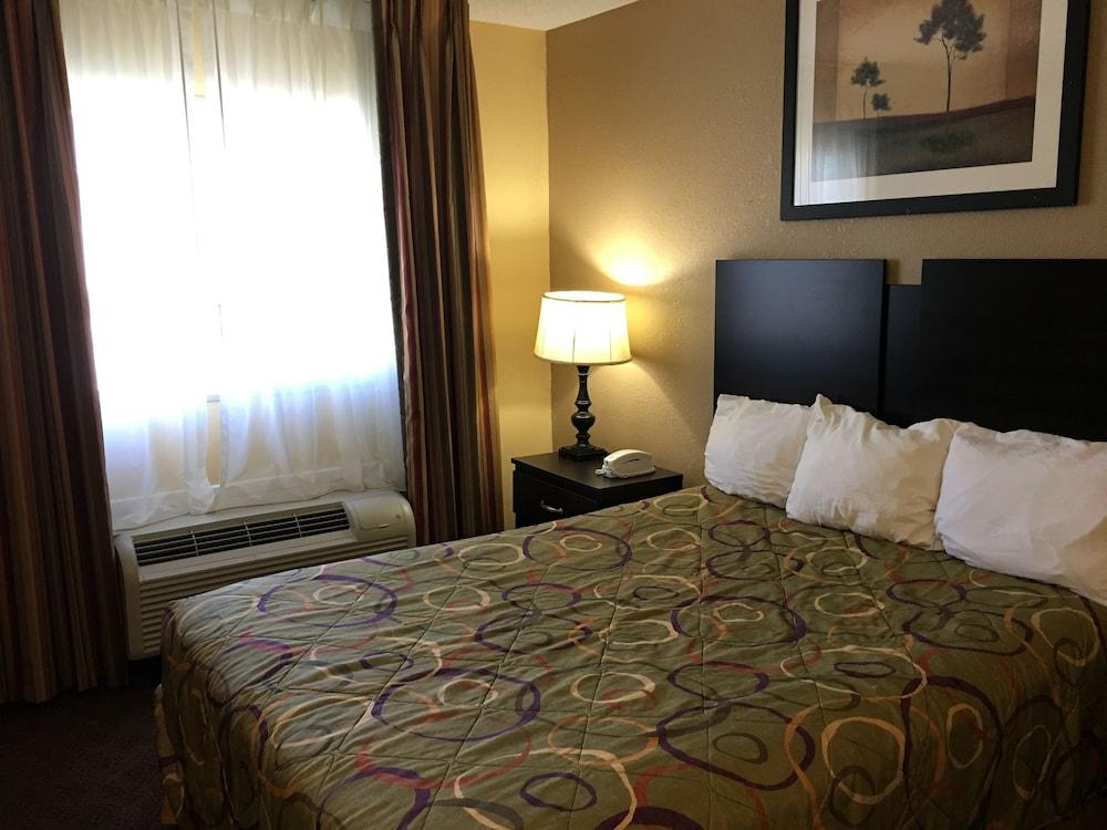 Red Rock Inn photo 9
