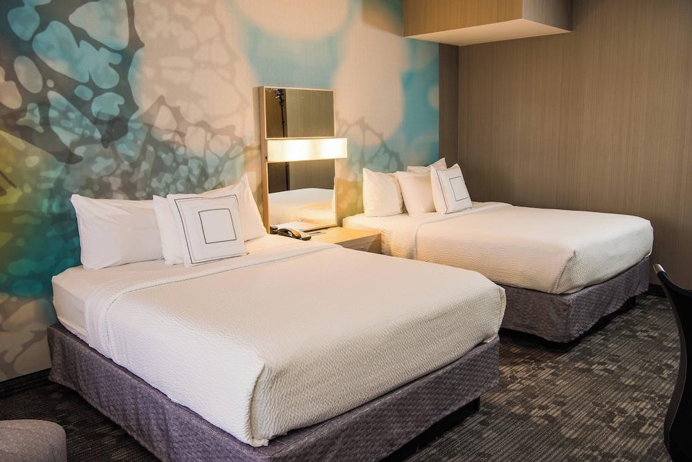 Courtyard by Marriott Erie photo 8