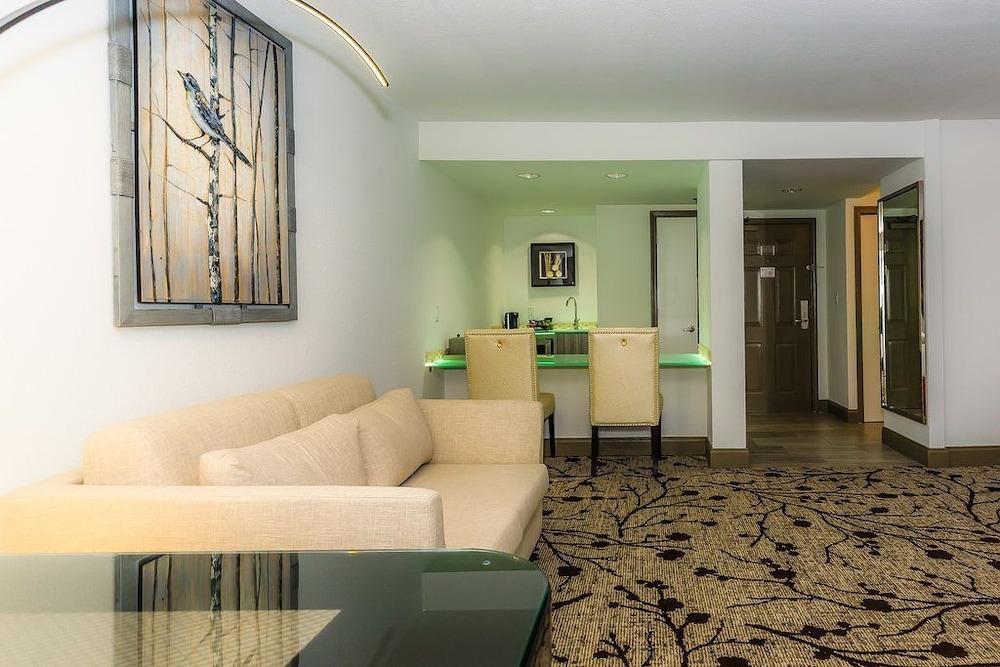 Regalia Hotel & Conference Center photo 40