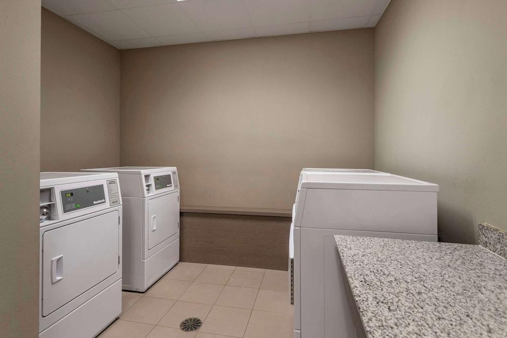 MainStay Suites Bowling Green North photo 25