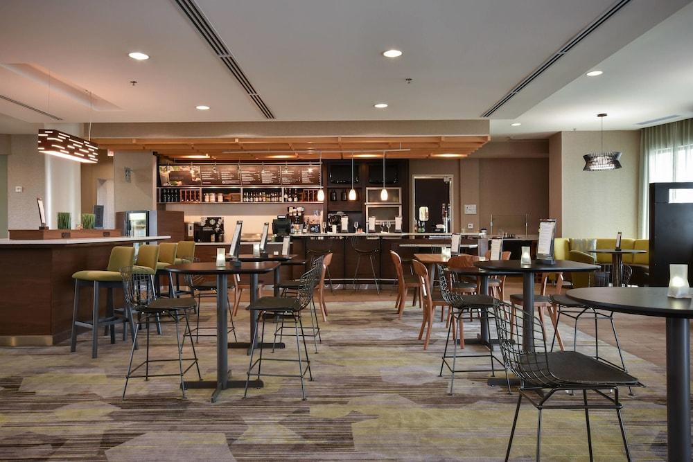 Courtyard Marriott Concord photo 17