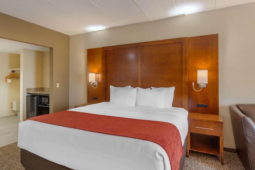Comfort Suites South Park photo 12