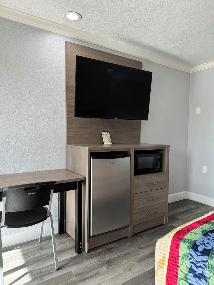 LUXURY INN photo 3