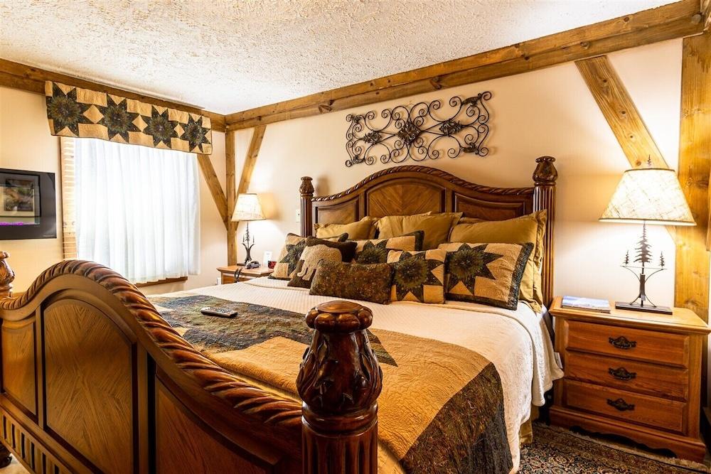 Hemlock Inn photo 33