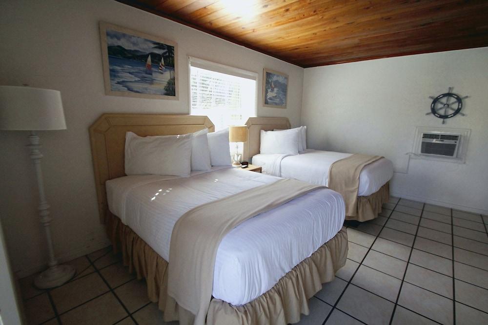 Island Breeze Inn photo 10