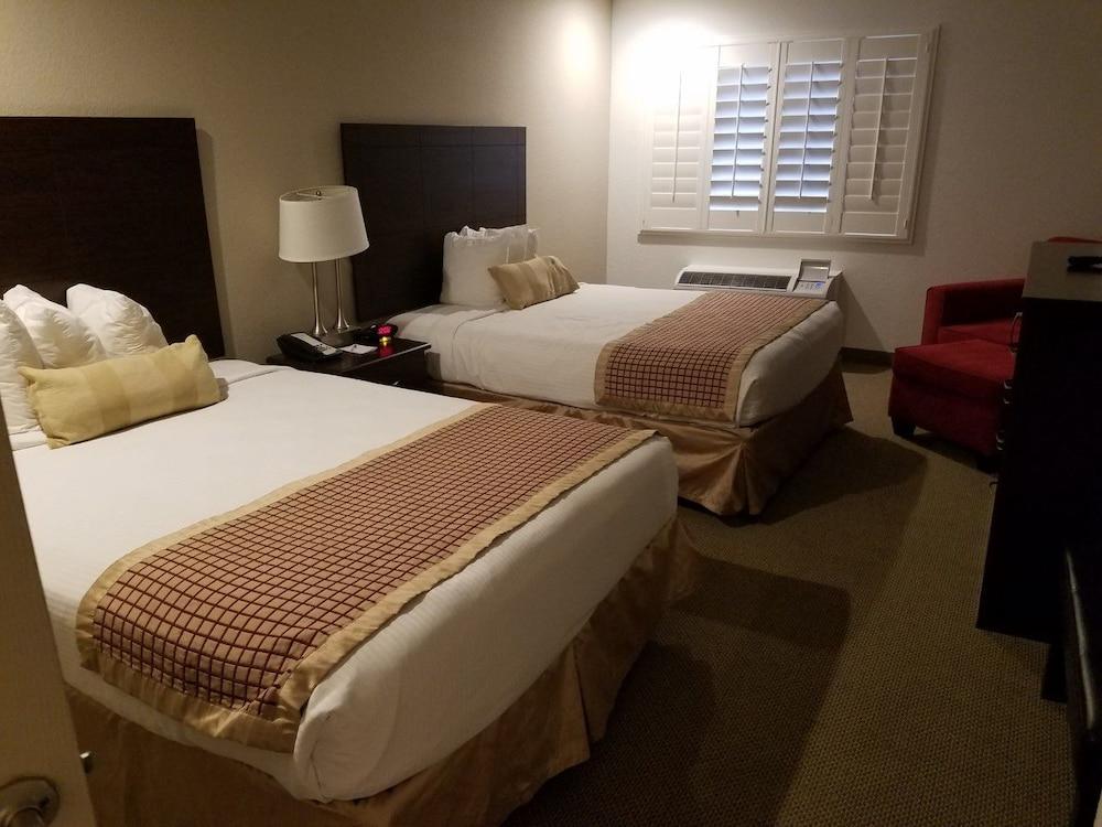Infinity Inn & Suites photo 5