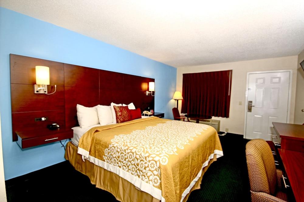 Hamilton Inn Jonesville NC photo 25