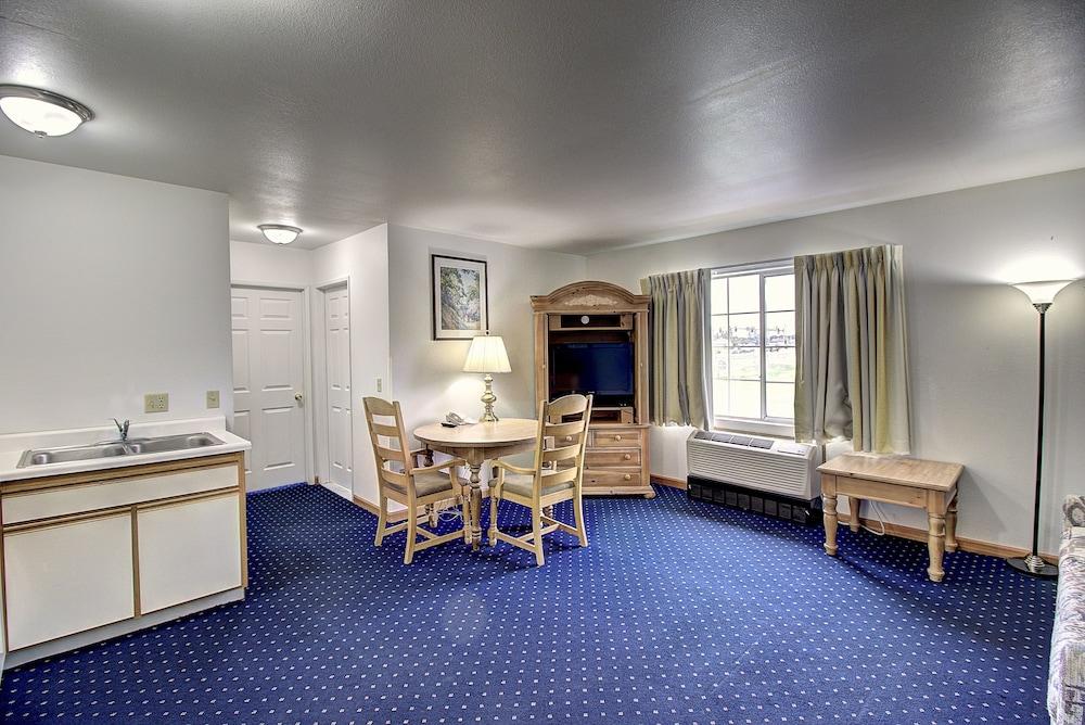 Days Inn by Wyndham Lolo / Missoula Area photo 14