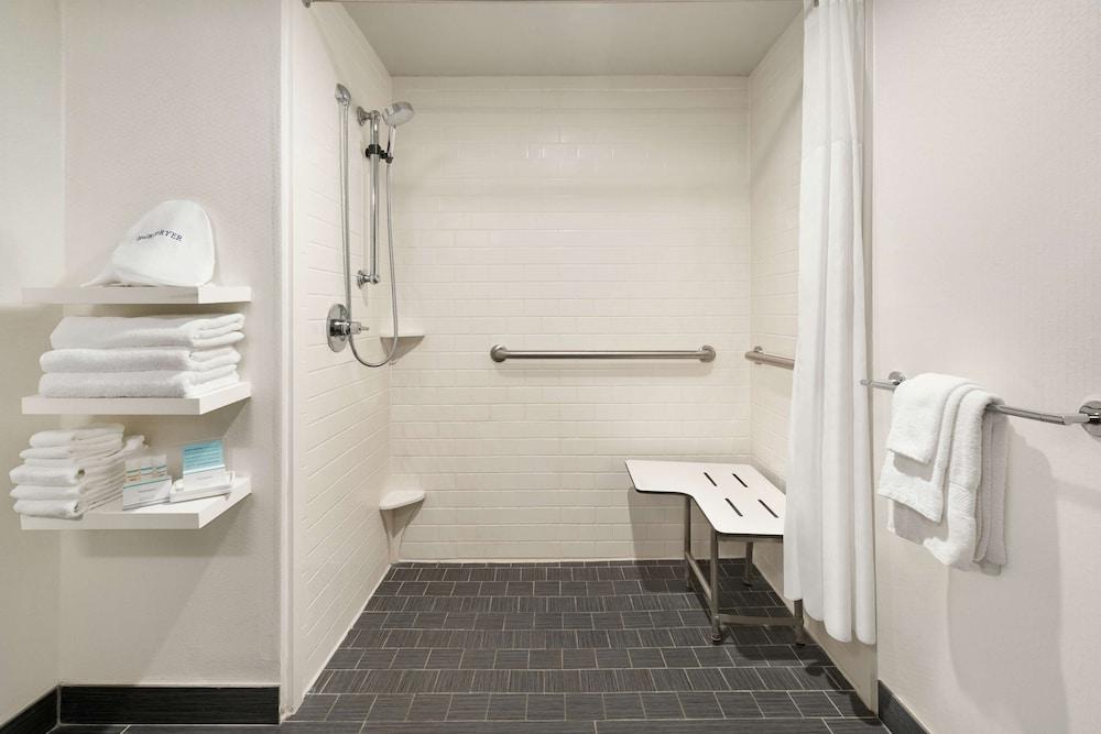 Hampton Inn New Orleans-St. Charles Ave./Garden District photo 10