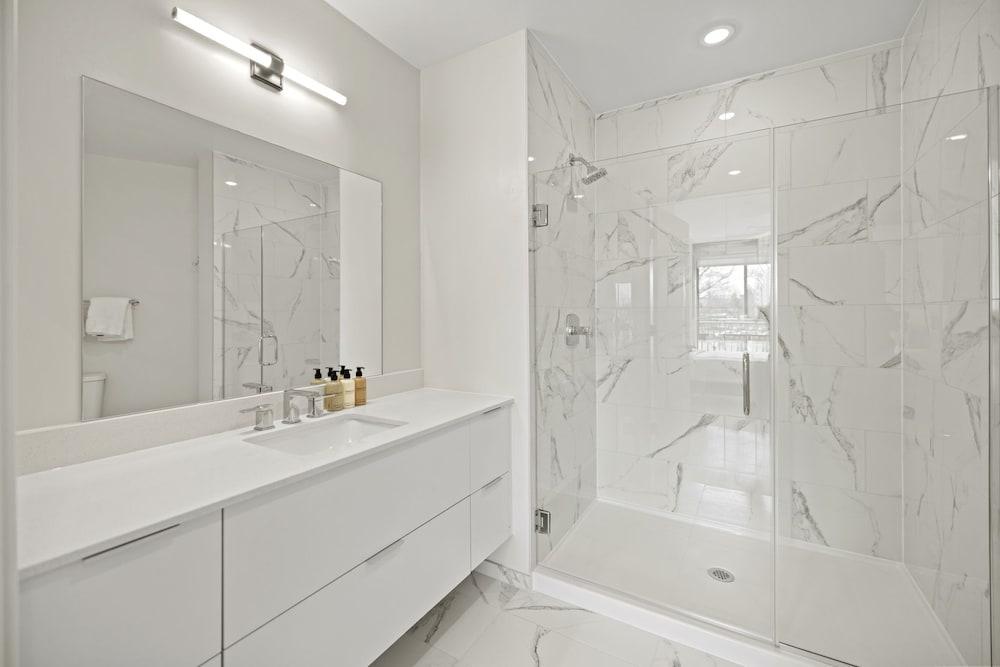 Placemakr Cathedral Heights photo 38