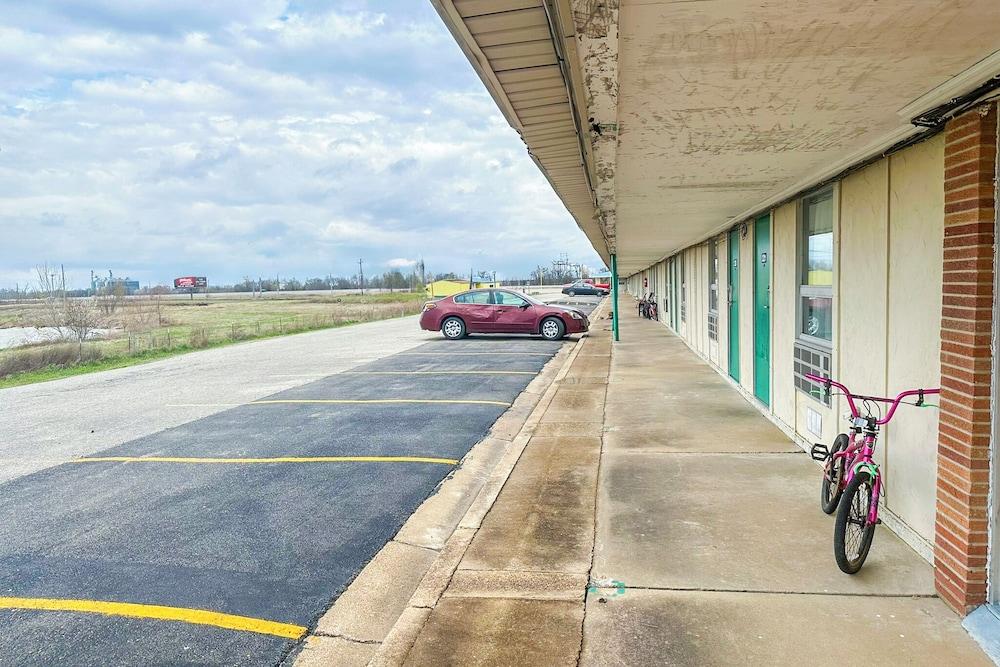 Shamrock Kings Inn By Oyo Marked Tree I-555 photo 41