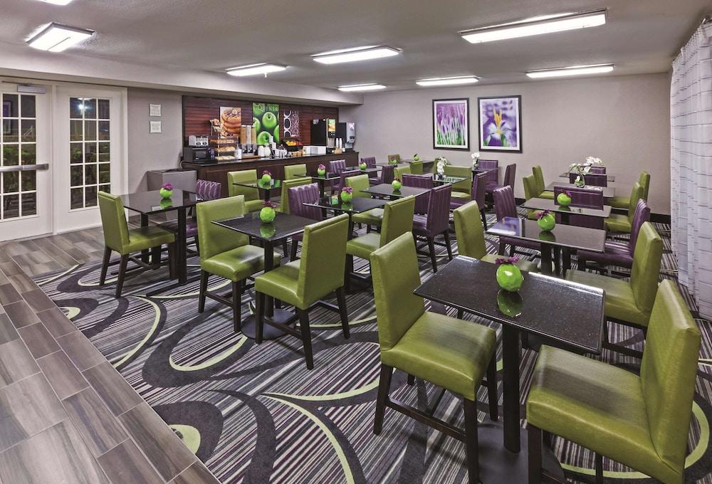 La Quinta Inn by Wyndham San Marcos photo 50