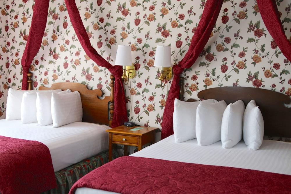 Inn on Mackinac photo 8