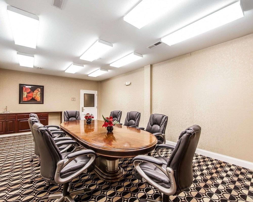 Quality Inn & Suites Bremen photo 26