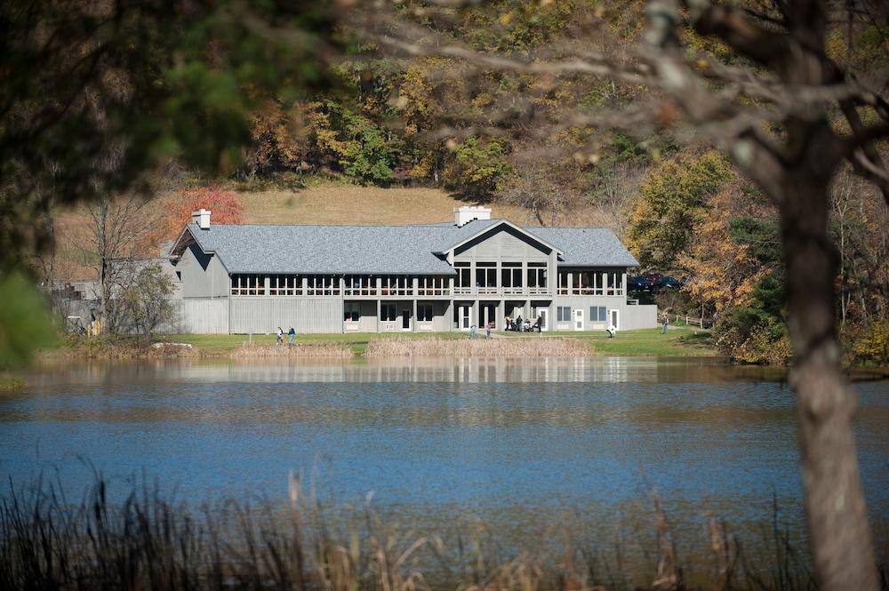 Peaks of Otter Lodge photo 35