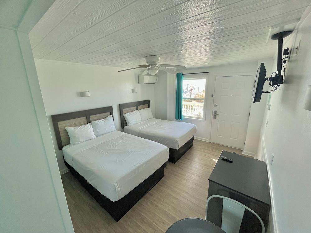 Ocean Crest Motel photo 36