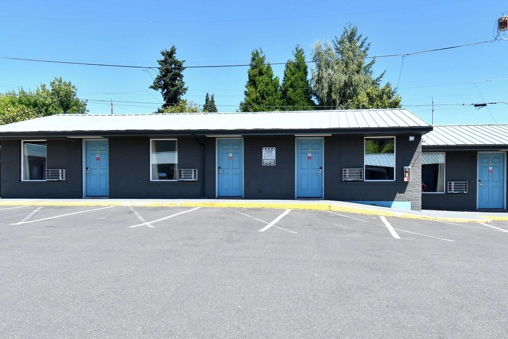Budget Motel photo 4