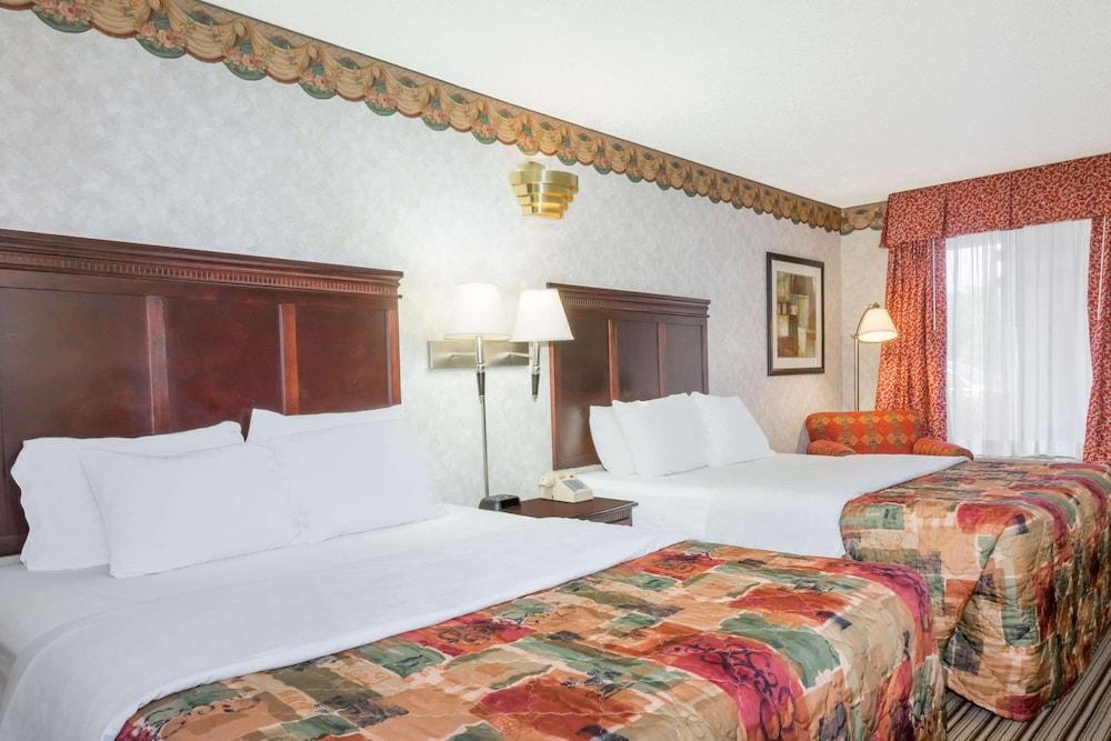 Days Inn by Wyndham Oneonta AL photo 4