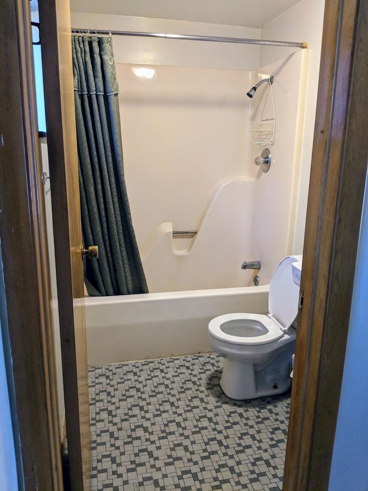 In Town Inn photo 16
