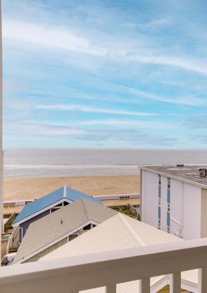 Casablanca Oceanside Inn photo 8