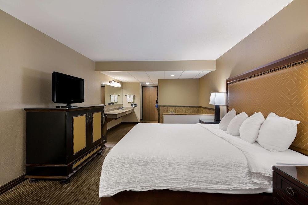 Revel Hotel Minot, SureStay Collection by Best Western photo 30