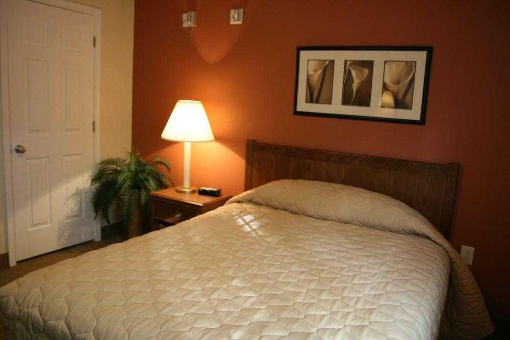 Affordable Suites Fredericksburg photo 17