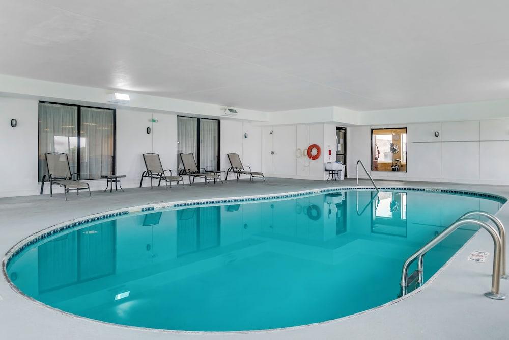 Comfort Suites Findlay I-75 near Sports Complex photo 35