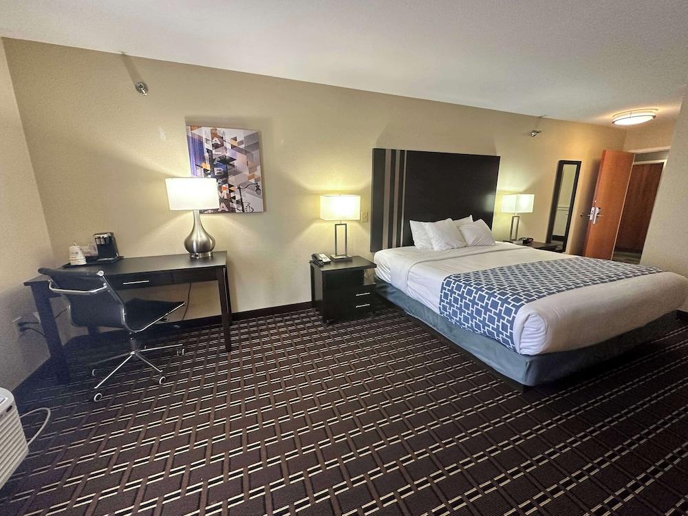Best Western Plus Bass Hotel & Suites photo 32