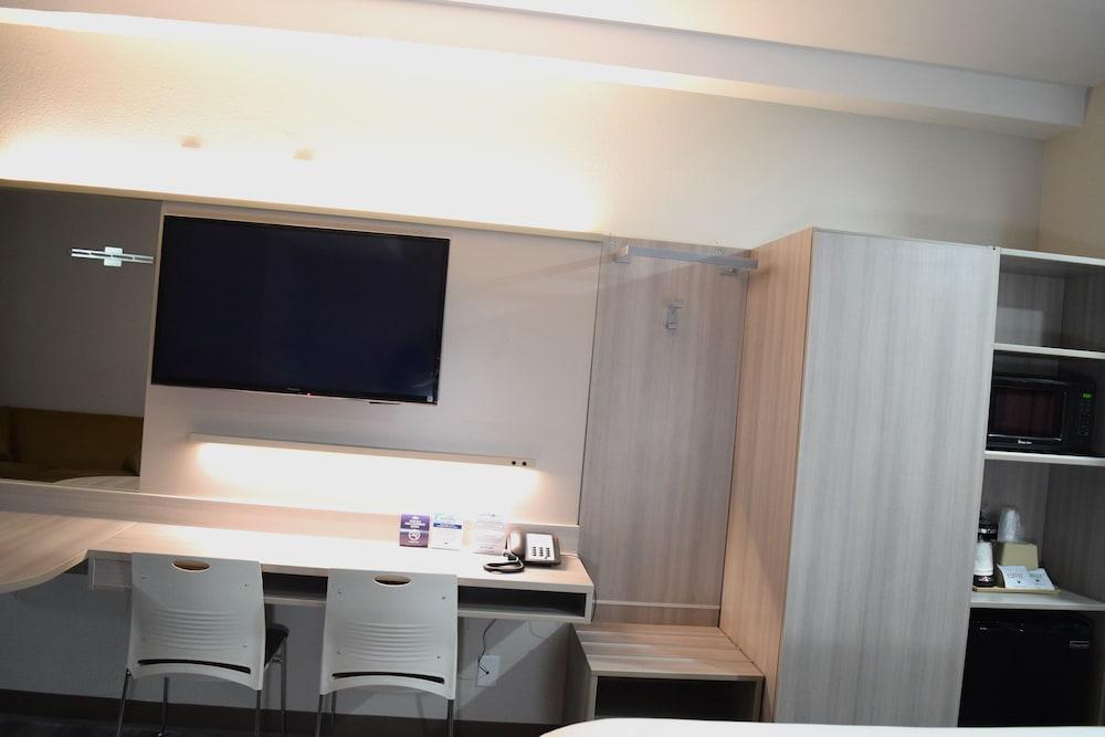 Microtel Inn & Suites by Wyndham Raleigh photo 38