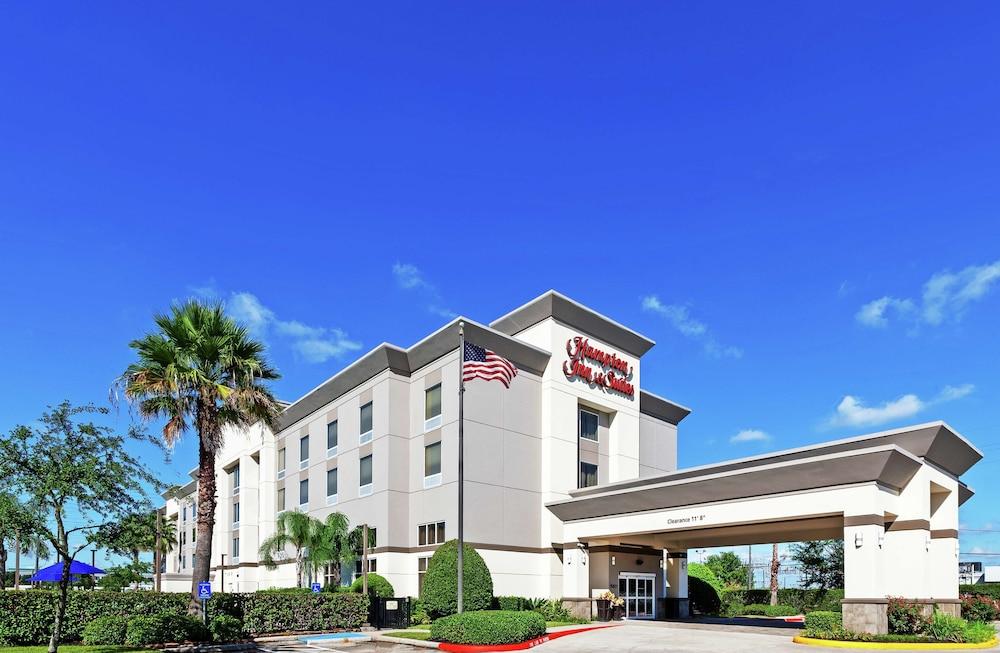 Hampton Inn & Suites Houston-Bush Intercontinental Aprt photo 1