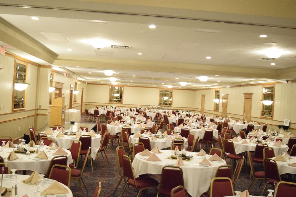Days Inn by Wyndham Rock Falls photo 63