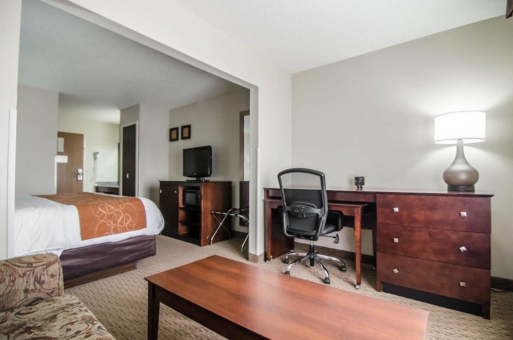 Quality Suites St. Joseph photo 21
