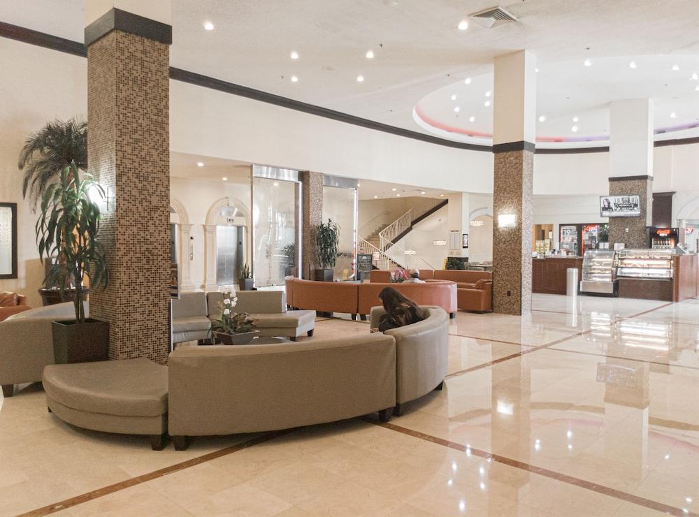 Ramada Plaza by Wyndham Marco Polo Beach Resort photo 9