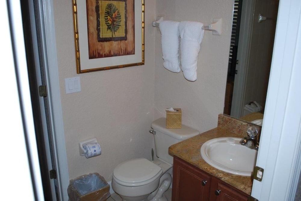 Villas At Regal Palms photo 16