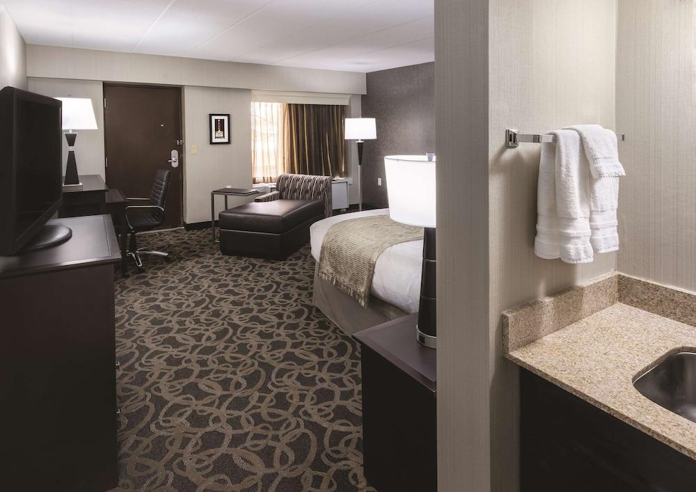 Best Western Ramkota Hotel photo 16
