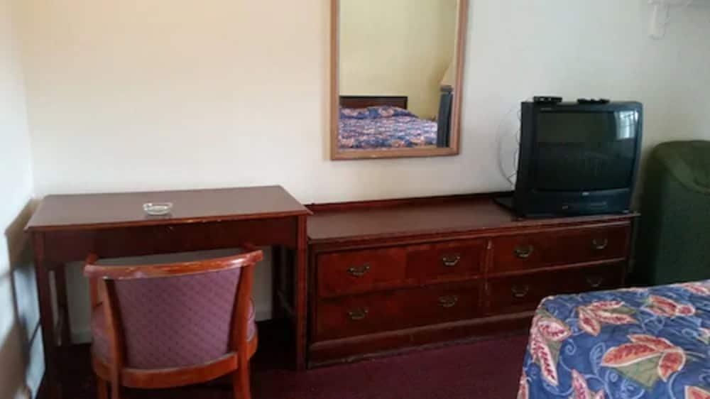 The Virginia Lodge photo 11