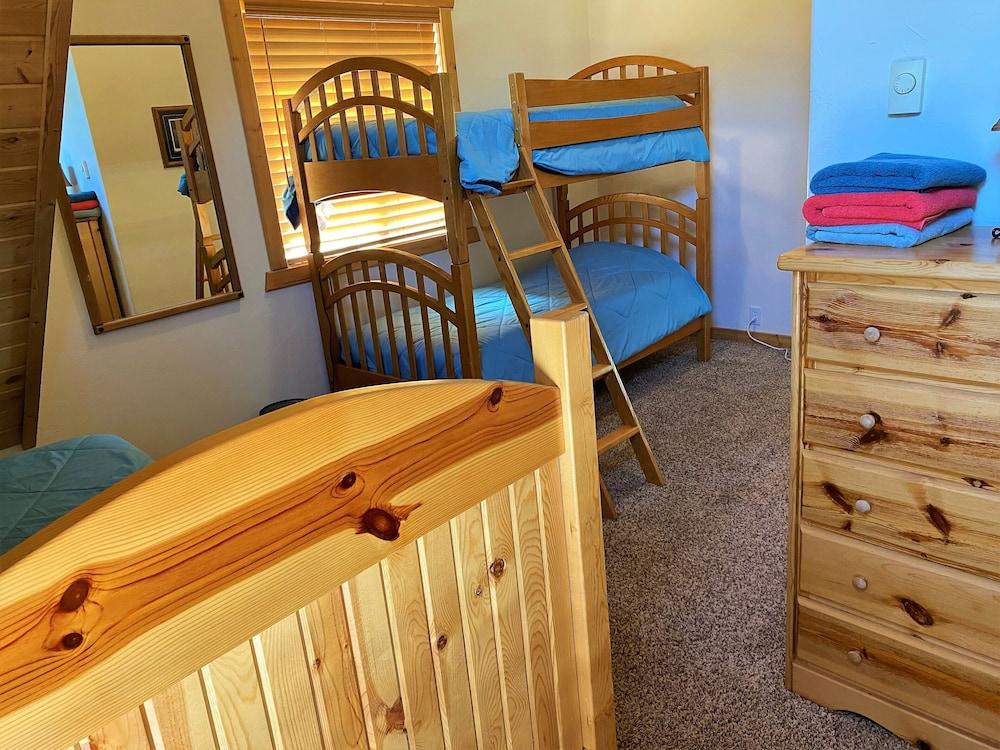 The Hideaway Hostel near Yellowstone photo 22
