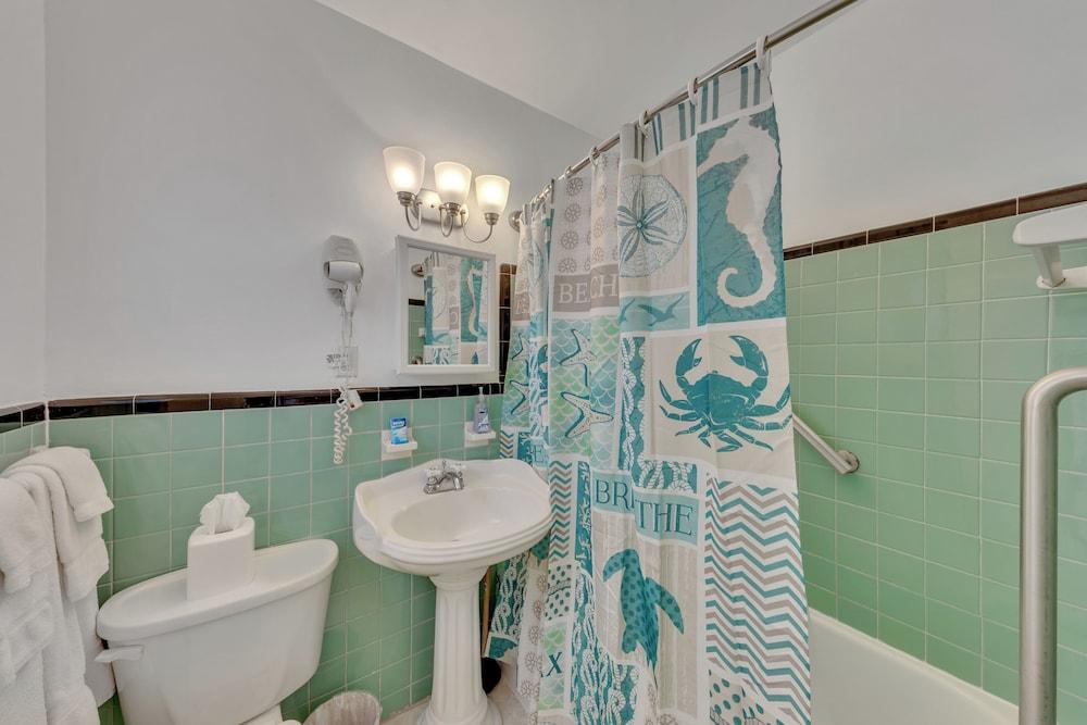 Bahama Beach Club Pompano photo 48