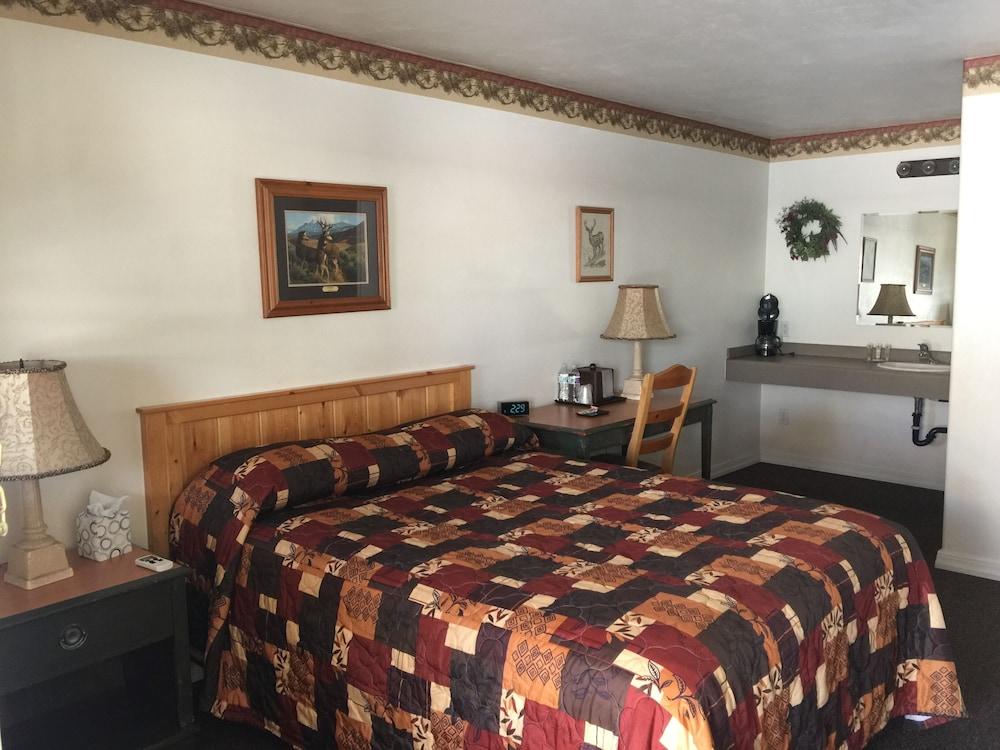 Rustic Inn Motel photo 87