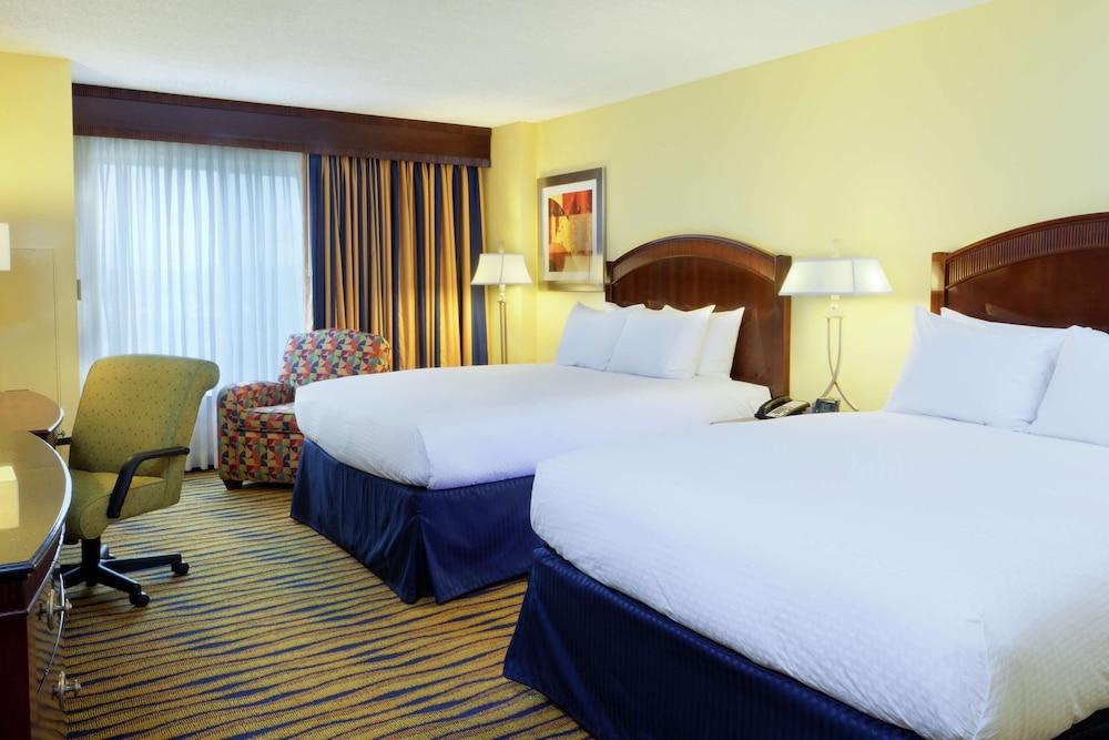 DoubleTree by Hilton Greensboro photo 16