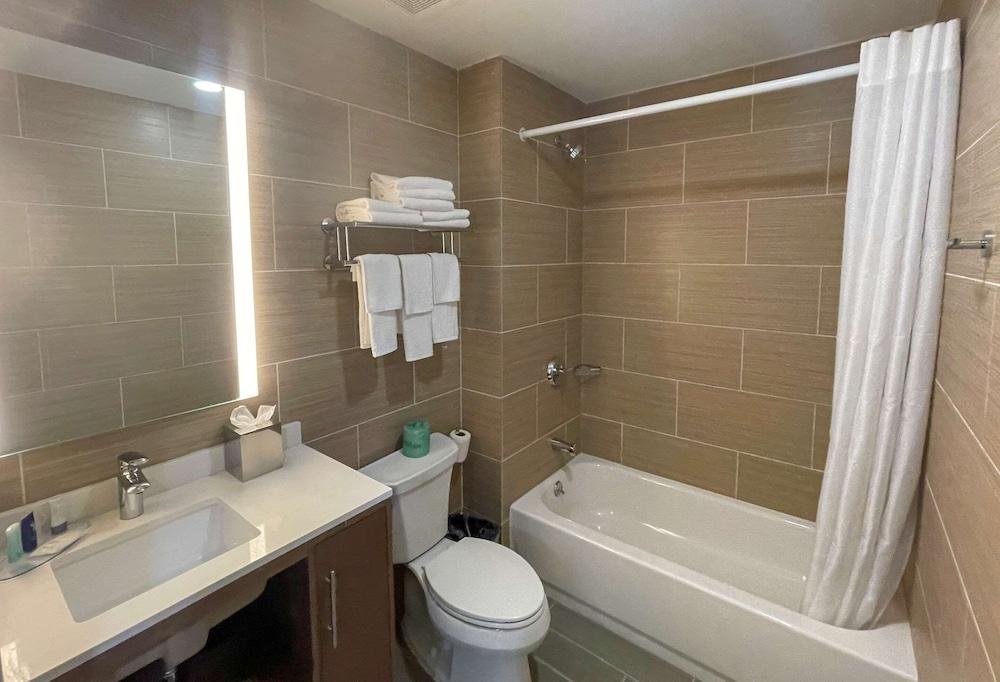 MainStay Suites Bronx - Belmont photo 23