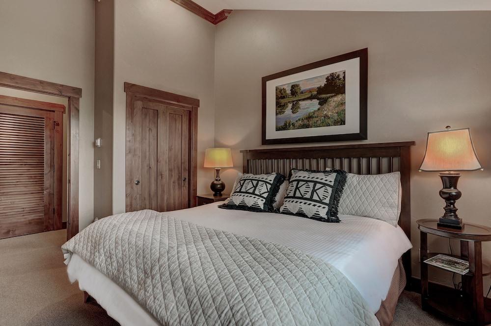 Crystal Peak Lodge, A Vail Resorts Property photo 15