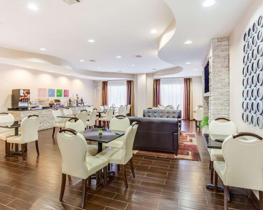 Comfort Suites Mandeville - Covington photo 17